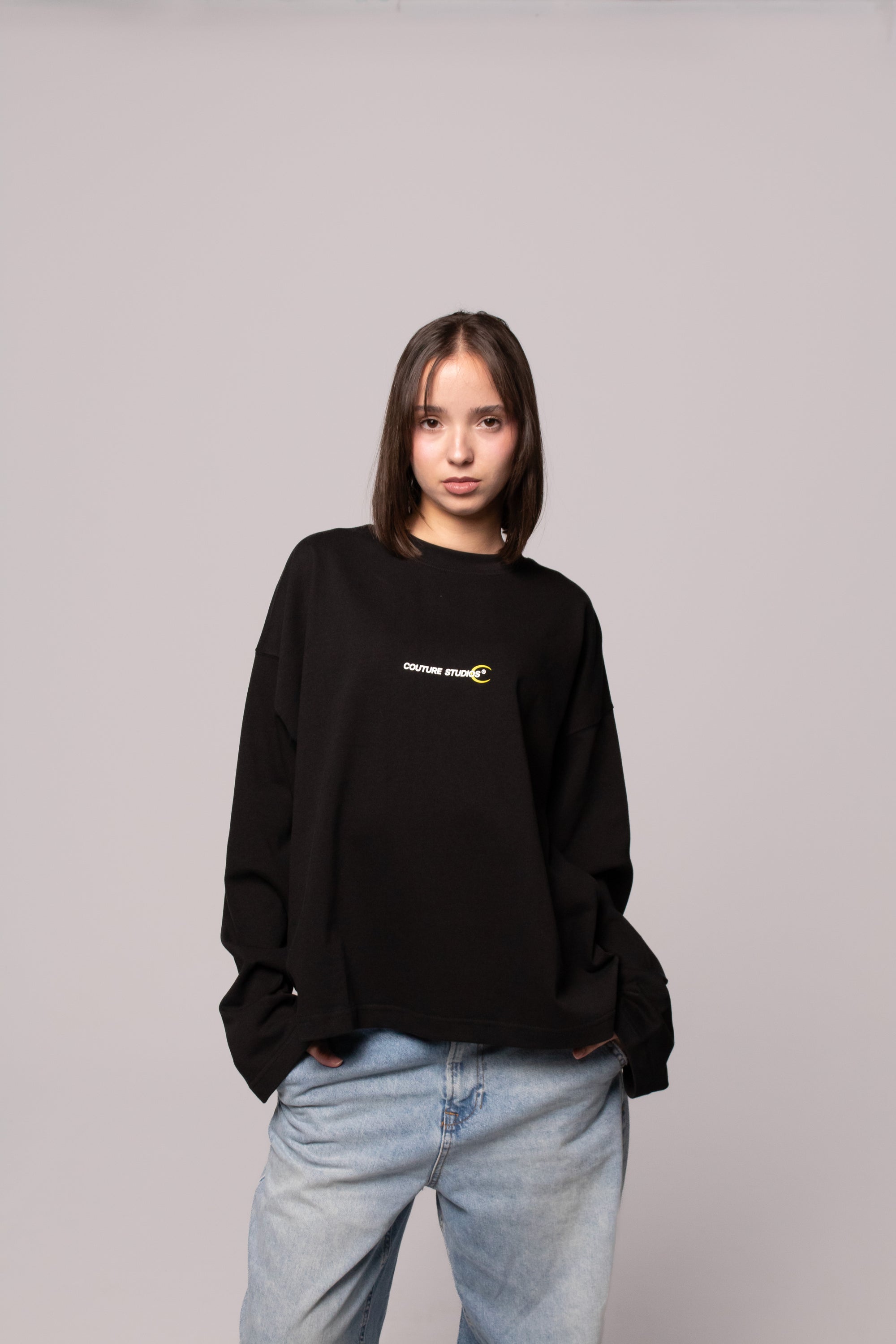 modern streetwear black sweatshirt Spain