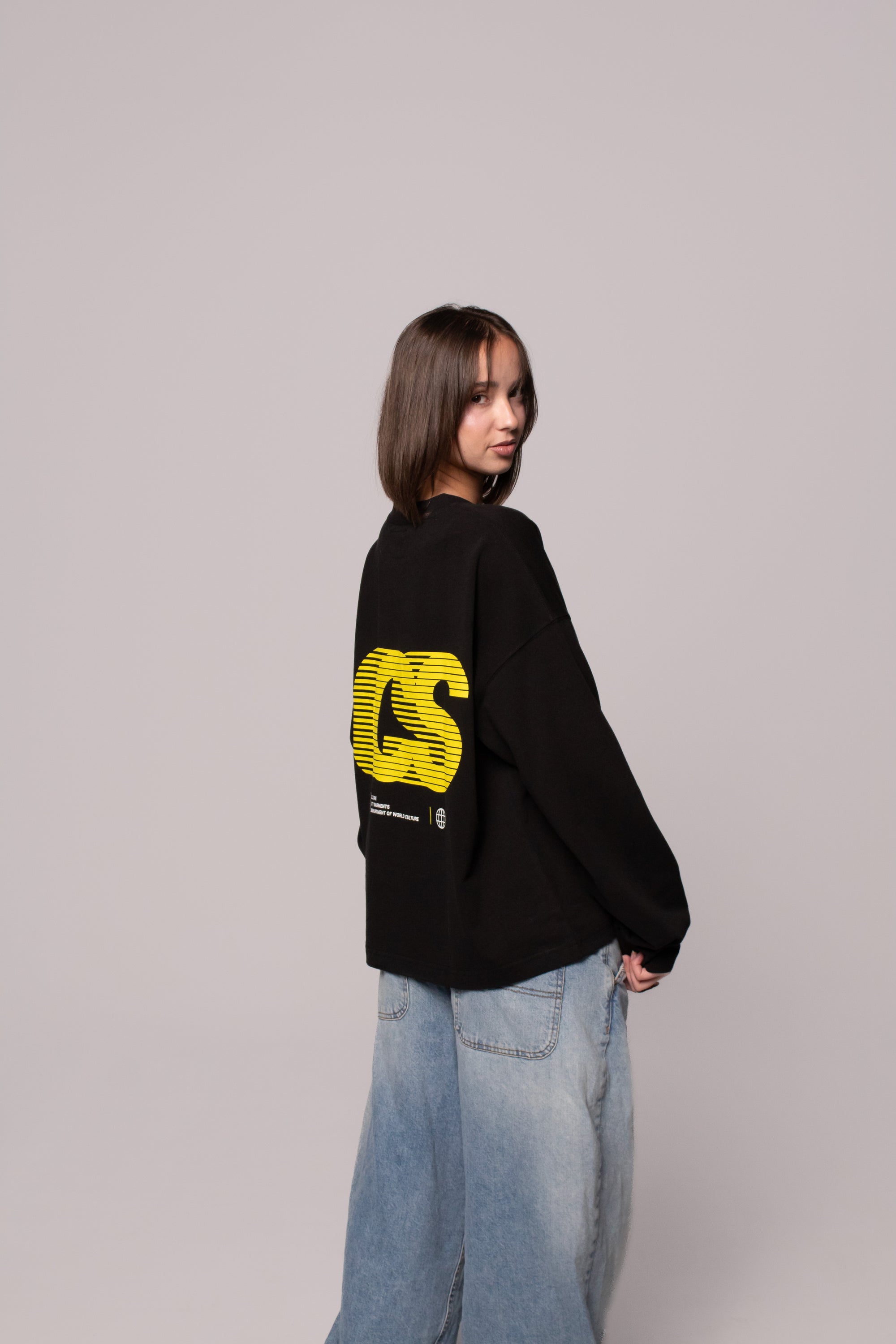 Spanish streetwear crewneck black minimalist design